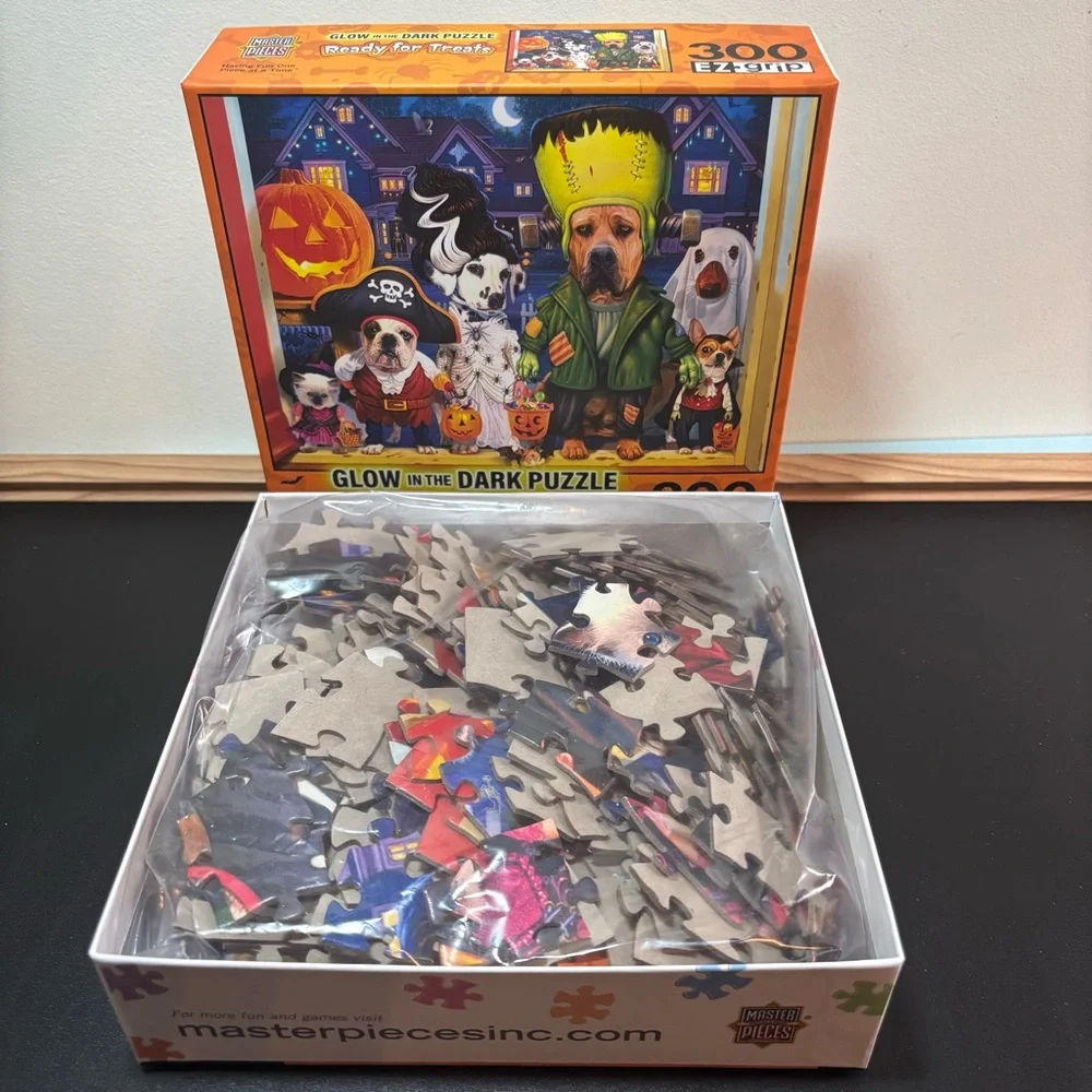 Ready for Treat 300 Piece Glow in the Dark Jigsaw Puzzle - Picture 3 of 7